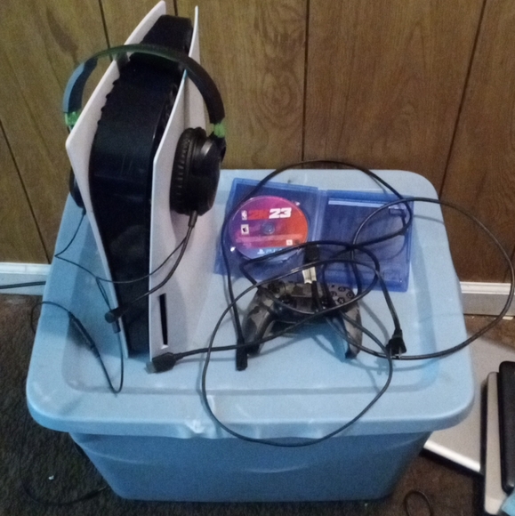 PS5 Disc Version (read description) - Picture 1 of 2